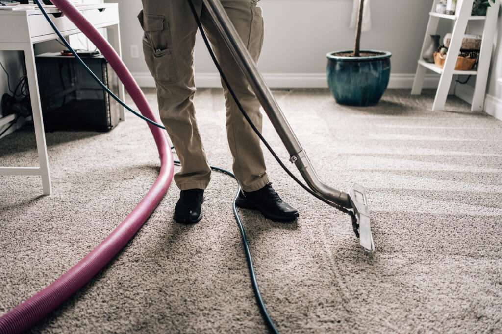 Deep cleaning steam cleaning carpets in Calgary by Big Ben Cleaning